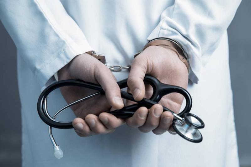 تفاصيل مشروع قانون المسؤولية الطبية: حالات إعفاء الأطباء من المحاسبة في حالات وقوع ضرر للمرضى