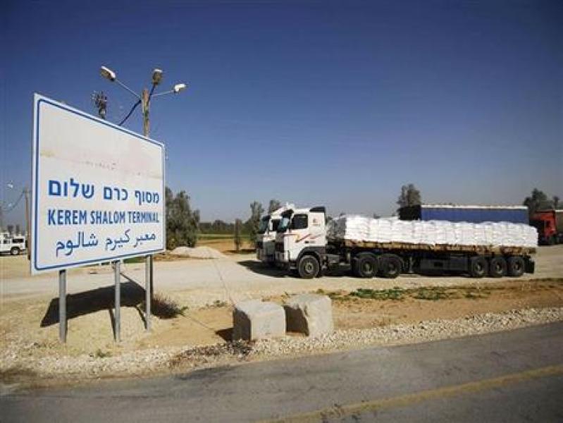 إسرائيل تمنع دخول المساعدات عبر معبر كرم أبو سالم.. تفاصيل