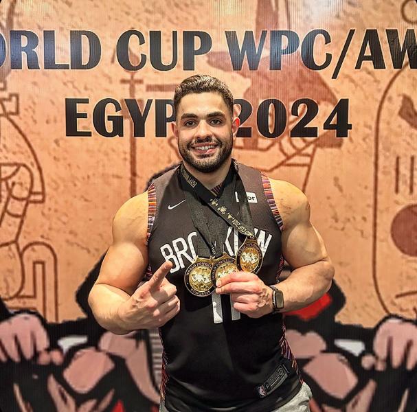 المصري مصطفى هشام العراقى بطلا للعالم للقوة البدنية WPC