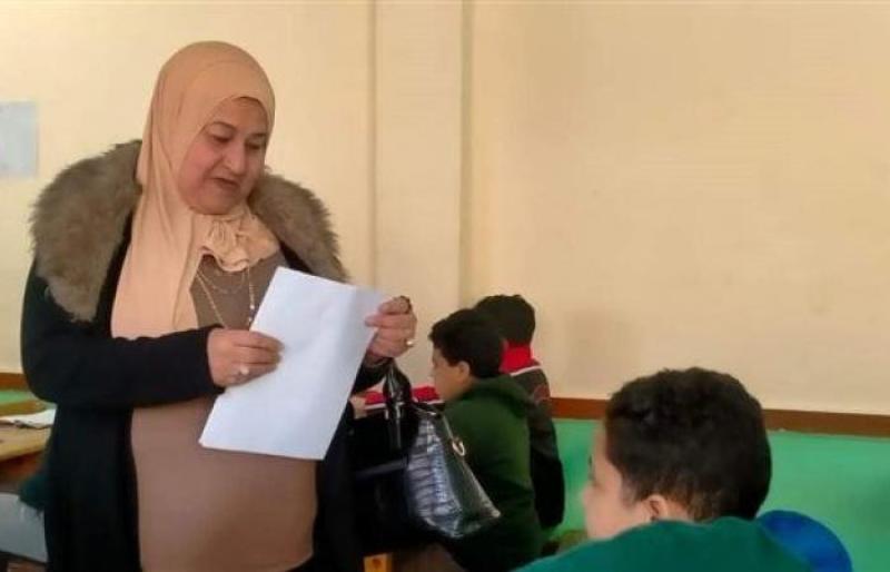 وكيل تعليم القاهرة تتفقد إحدى المدارس لمتابعة سير العملية التعليمية