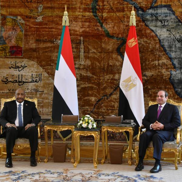 البرهان في مصر.. ملفات هامّة على طاولة اللقاء مع الرئيس السيسي.. وشراكة استراتيجية تتحدى الأزمات