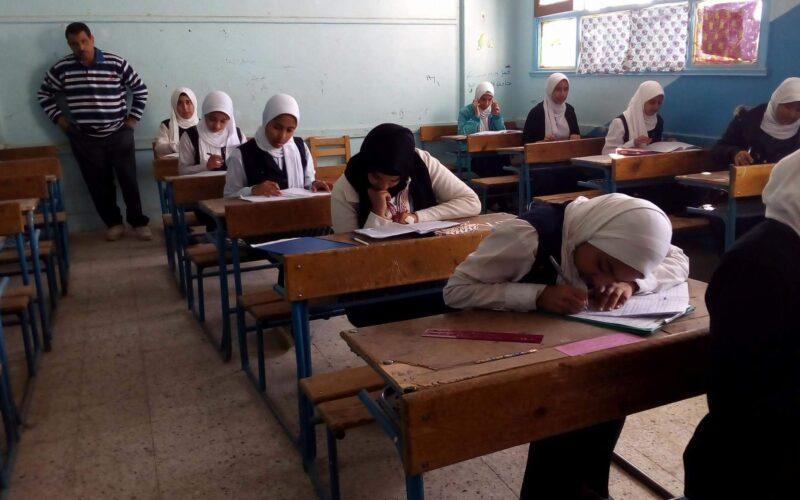 تسريب امتحانات الشهادة الإعدادية 2024 في مادة اللغة العربية.. والتعليم تحقق
