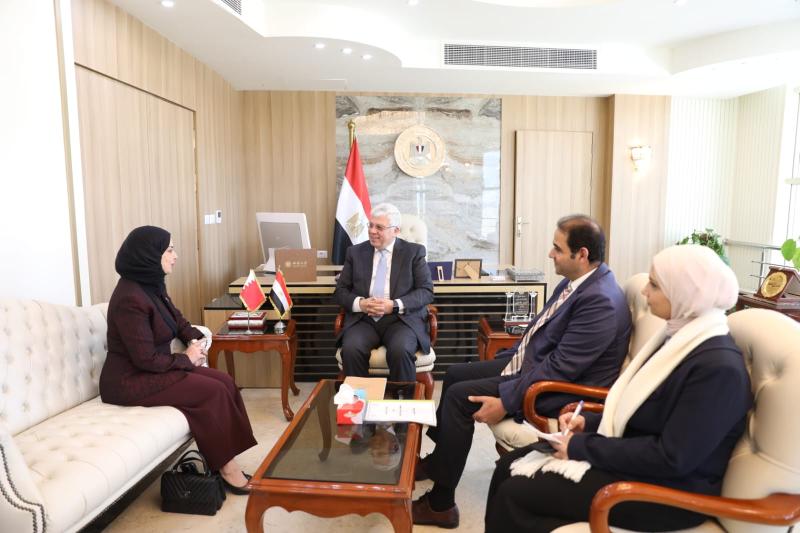 زيادة التبادل الطلابي بين البلدين.. أهم ماجاء في لقاء وزير التعليم العالي وسفيرة البحرين