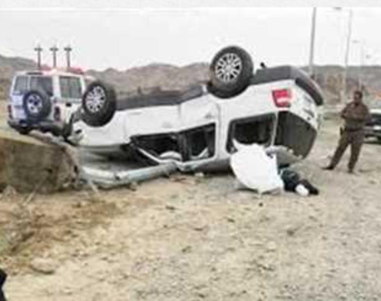 إصابة 4 أشخاص في حادث انقلاب سيارة أعلى صحراوي الصف