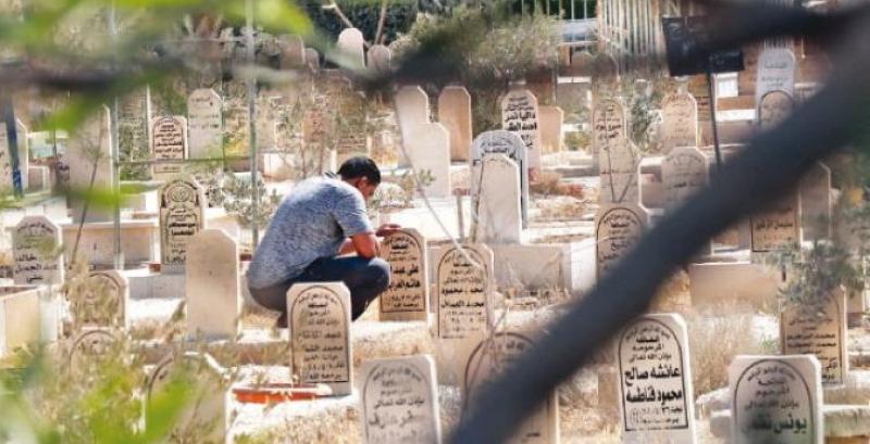 «الإفتاء» توضح حكم زيارة القبور في العيد