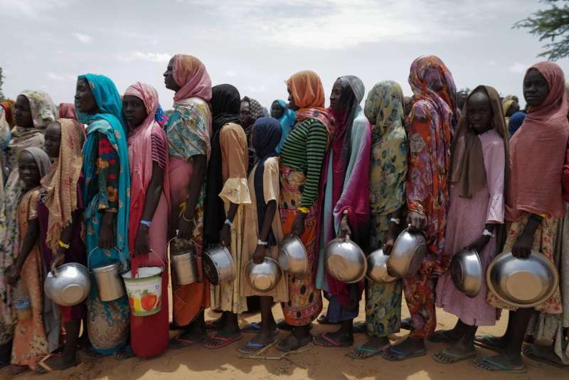 تفاصيل مؤتمر باريس الذي نظمته فرنسا لإنقاذ السودان من المجاعة وأثار غضبًا واسعًا