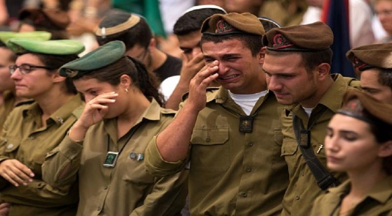 غضب في إسرائيل .. القادة يرسلون الجنود للموت في غزة وأبناءهم للاستمتاع بالشمس والبحر