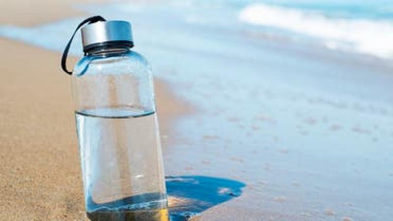 زجاجات الماء القابلة لإعادة الاستخدام 