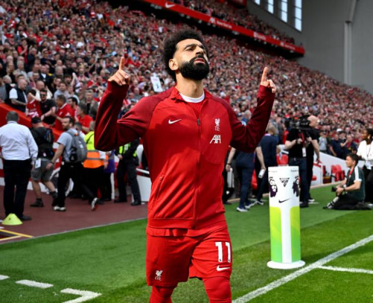 ليفربول يتغنى بـ محمد صلاح بعد إنجازه التاريخي في الدوري الإنجليزي
