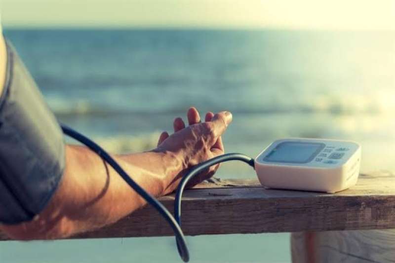 علاجات منزلية لارتفاع ضغط الدم في الصيف