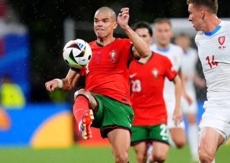 الشوط الأول.. التعادل السلبي يسيطر على مباراة البرتغال والتشيك في يورو 2024