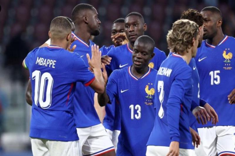 بث مباشر مباراة فرنسا وبولندا
