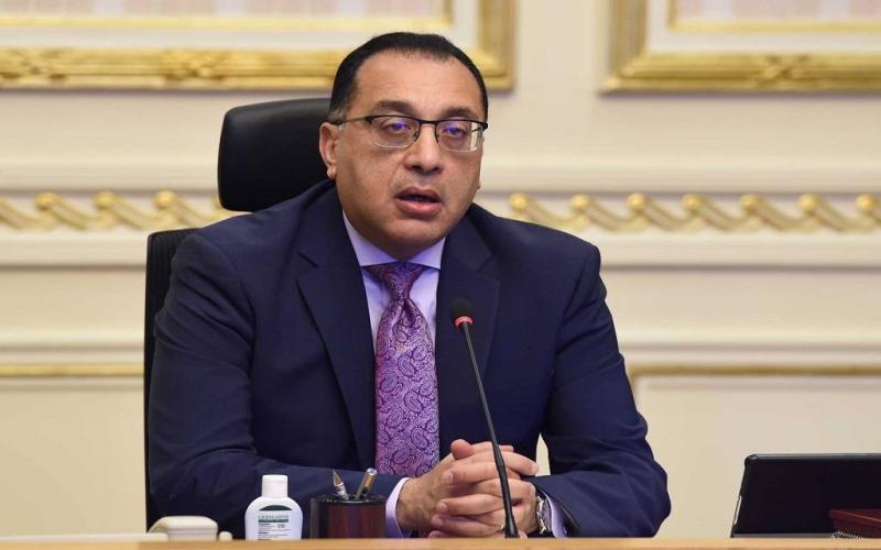 رئيس الوزراء: دخول شحنات الغاز المسال مصر بالفعل لحل أزمة الكهرباء
