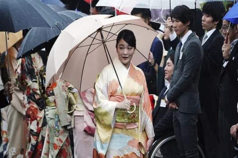 حفلات زفاف فردية لنساء اليابان بلا رجال