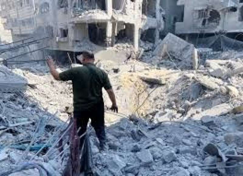 عاجل.. قصف إسرائيلى يدمر منزل كامل بحى الدرج شرقى مدينة غزة