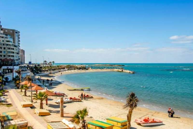 ” رفع الرايات الحمراء”إدارة السياحة تكشف السبب وراء غلق شواطئ الاسكندرية