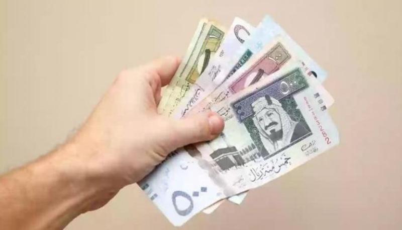 سعر الريال السعودي اليوم بختام تعاملات الجمعة