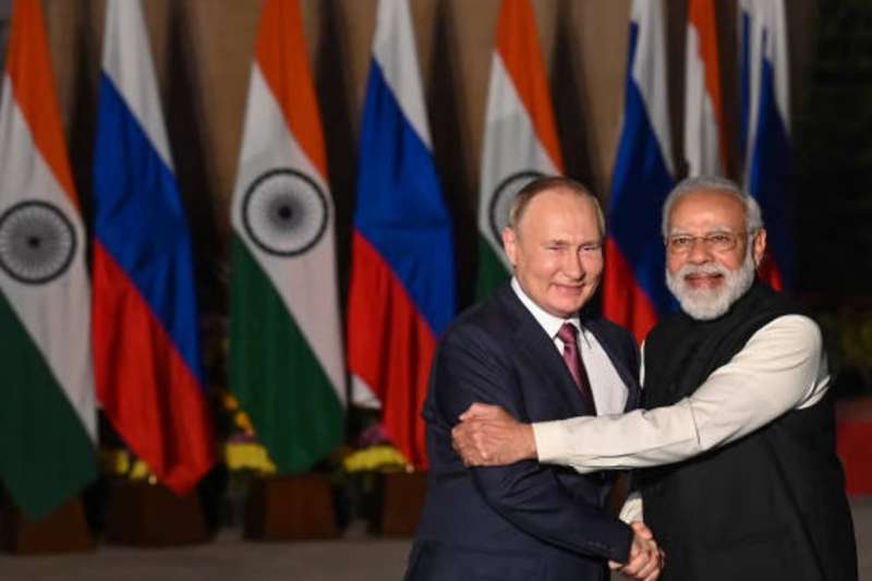 شراكة قوية وتقارب استراتيجي.. تفاصيل لقاء الرئيس الروسي ورئيس وزراء الهند