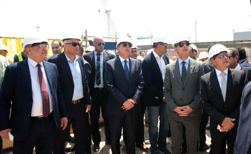 وزير التموين والتجارة الداخلية يتفقد صومعة ميناء غرب بورسعيد