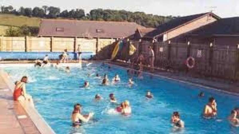 وزارة الشباب والرياضة تغلق 22 حمام سباحة بالمحافظات فما السبب