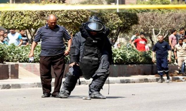 خبراء المفرقعات يُبطلون مفعول قنبلة بمحيط جامعة 6 أكتوبر