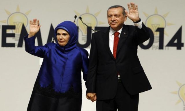 أمينة أردوغان.. حكاية زوجة الرئيس التى كانت ترفض ارتداء الحجاب