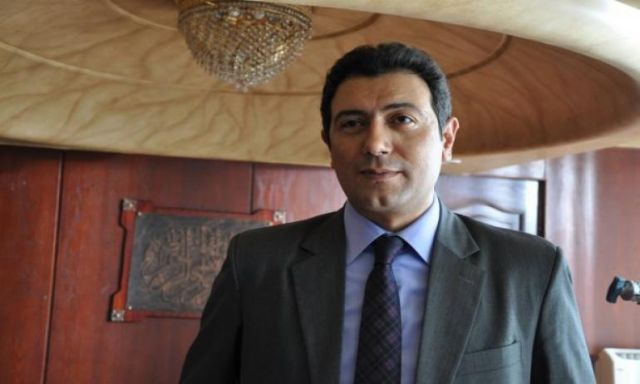 أحمد وفيق يتعاقد رسمياً على ” سقوط حر ” مع نيللى كريم