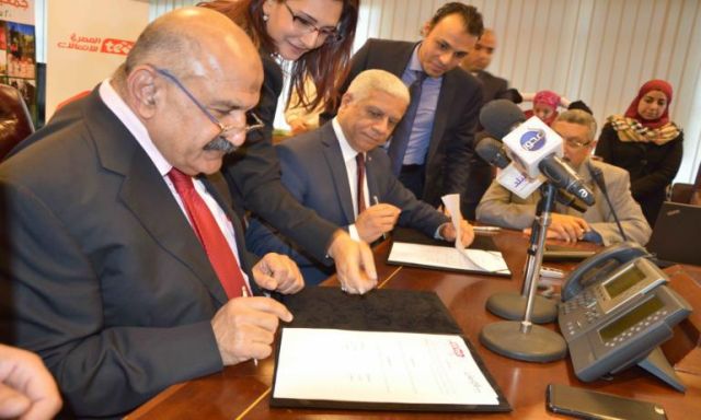 ”المصرية للاتصالات” توقع بروتوكول تعاون مع الأورمان لتوزيع 160 ألف بطانية على الأسر الفقيرة