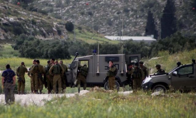 ”الشاباك” يعتقل شابًا فلسطينيًا لاقتحامه حاجزًا عسكريًا