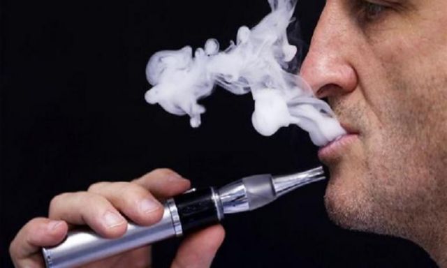 بريطانيا تمنح السجائر الإلكترونية ترخيص كدواء لإقلاع عن التدخين