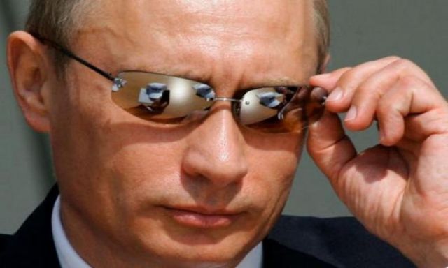 صورة بوتين أثناء ممارسته لعبة الهوكي تشعل مواقع التواصل الاجتماعي