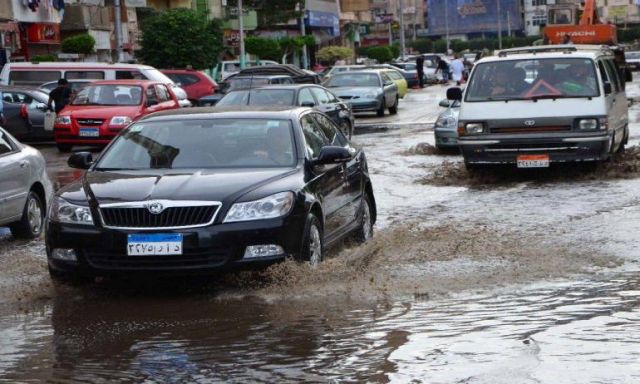 سقوط أمطار غزيرة على محافظة البحيرة .. وإنقطاع للتيار الكهربائى