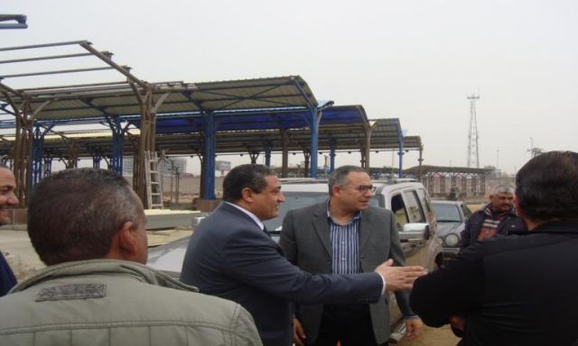 ‏‫نائب وزير الاسكان يتفقد عددا من الأسواق بالقاهرة مع نائب المحافظ
