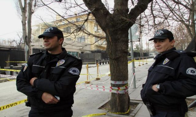 الاشتباه في وجود قنبلة جديدة فى موقع انفجار ميدان ”سلطان أحمد” باسطنبول