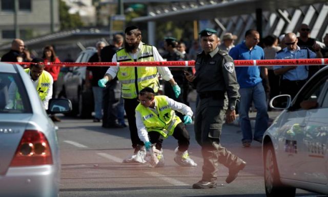 إصابة 3 إسرائيليين في انفجار سيارة بتل أبيب