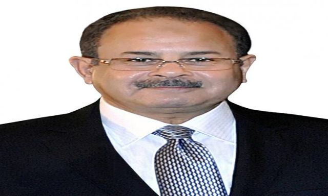 وزير الداخلية يؤدى صلاة الجمعة بمسجد أكاديمية الشرطة بالقاهرة الجديدة