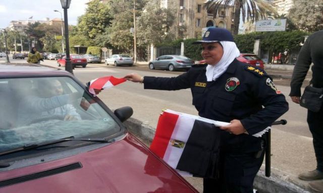 بالصور.. مديرية أمن القاهرة تشارك المواطنين الاحتفال بعيد الشرطة بالميادين العامة