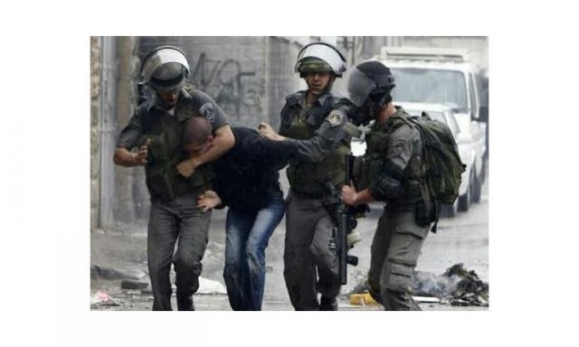 قوات الاحتلال تعتقل ١٠ فلسطينيين في مناطق مختلفة من الضفة