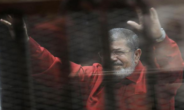 ” جنايات الجيزة ” تستأنف اليوم محاكمة مرسى و10 آخرين فى ” التخابر مع قطر ”