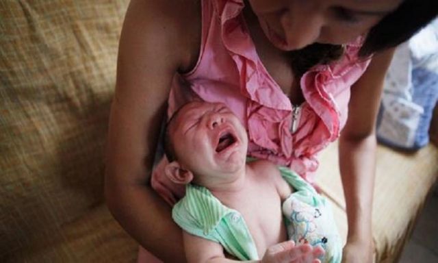 منظمة الصحة العالمية تنفي انتقال فيروس زيكا عن طريق الرضاعة الطبيعية