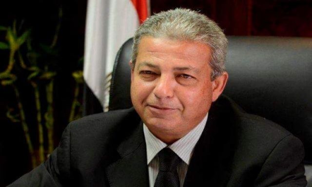 وزير الرياضة  يمهل خماسي الاهلى المستقيل  اسبوع  لتراجع  عن قرار الاستقالة