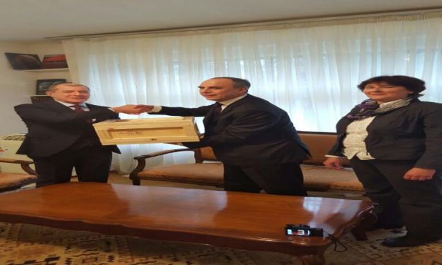 السفارة المصرية في سويسرا تنجح في استعادة قطعة أثرية نادرة