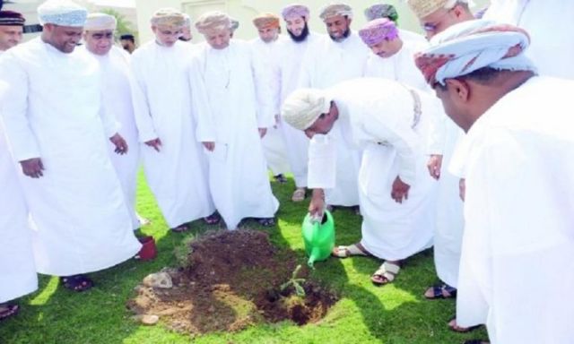 سلطنة عمان تطلق مبادرة ”أشجار ”  للحفاظ على البيئة