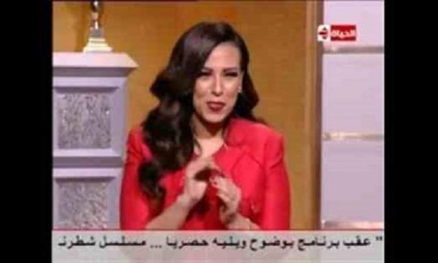 بالفيديو .. مروة ناجى تحتفل بعيد الأم مع ابنها على الهواء