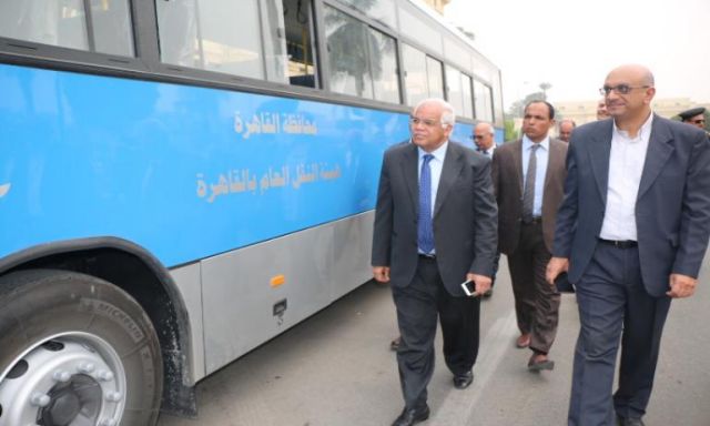جلال السعيد يتفقد موديل اتوبيسات القطاع الخاص قبل مغادرته المحافظة لتولى وزارة النقل
