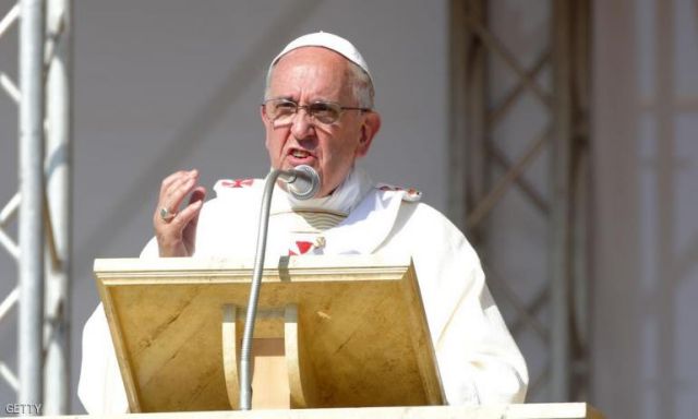 بابا الفاتيكان يهنئ المسيحيين بعيد الفصح