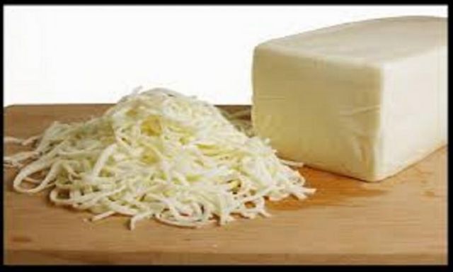 خبير غذائي:المواد المستخدمة في صناعة الجبنة الموزاريلا تسبب السرطان