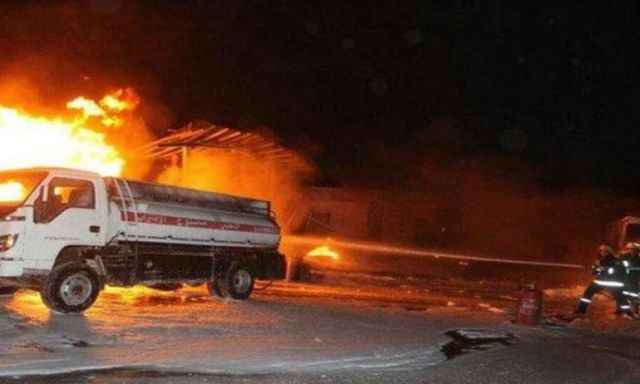 الحماية المدنية تحاول السيطرة على حريق هائل بعربة محملة بــ 30 طن وقود بالإسكندرية