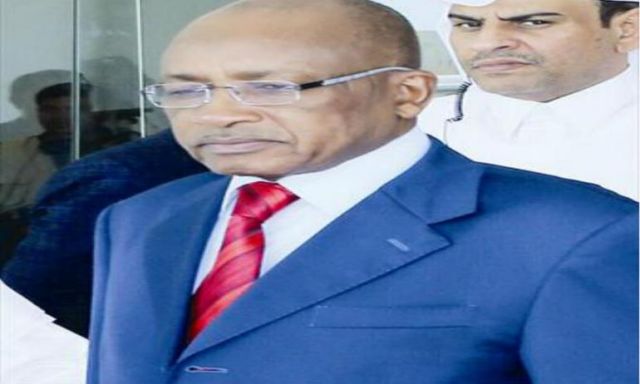 وزير العمل السودانى يغادر مطار القاهرة