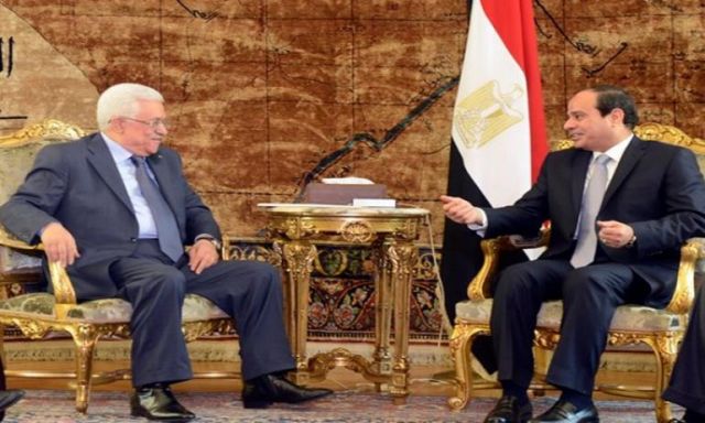 السيسي لـ”أبو مازن”:  القضية الفلسطينية تمثل أولوية لسياسة مصر الخارجية